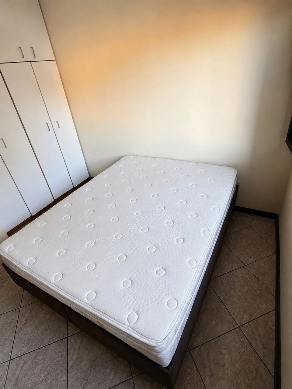 Cama Box Queen 