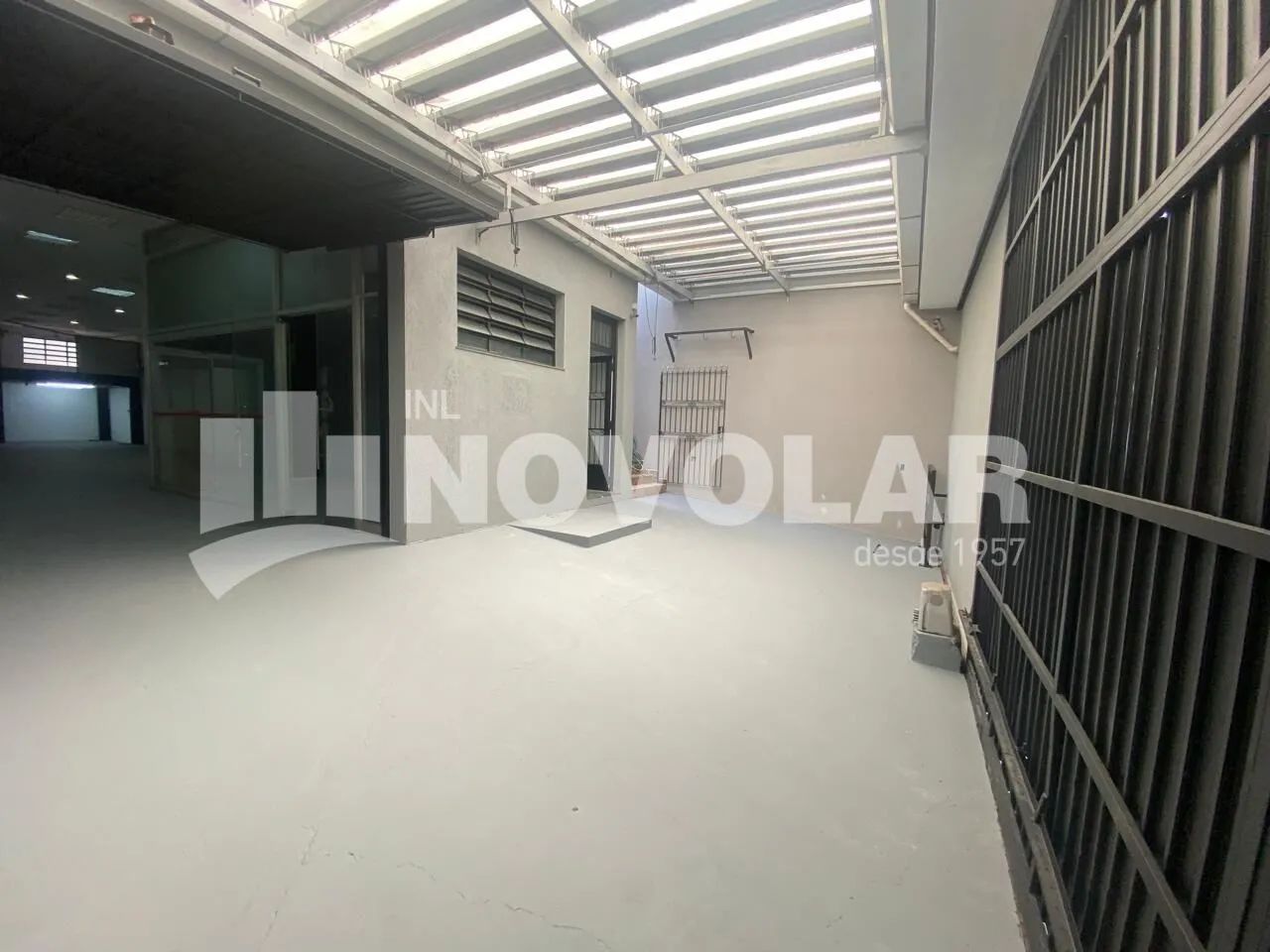 Galpão Comercial à Venda no Mandaqui com 380 m², Elevador de Carga e 4 Vagas - Foto 2