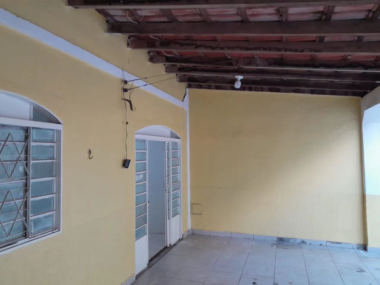 Alugo casa 03 quartos - Foto 2