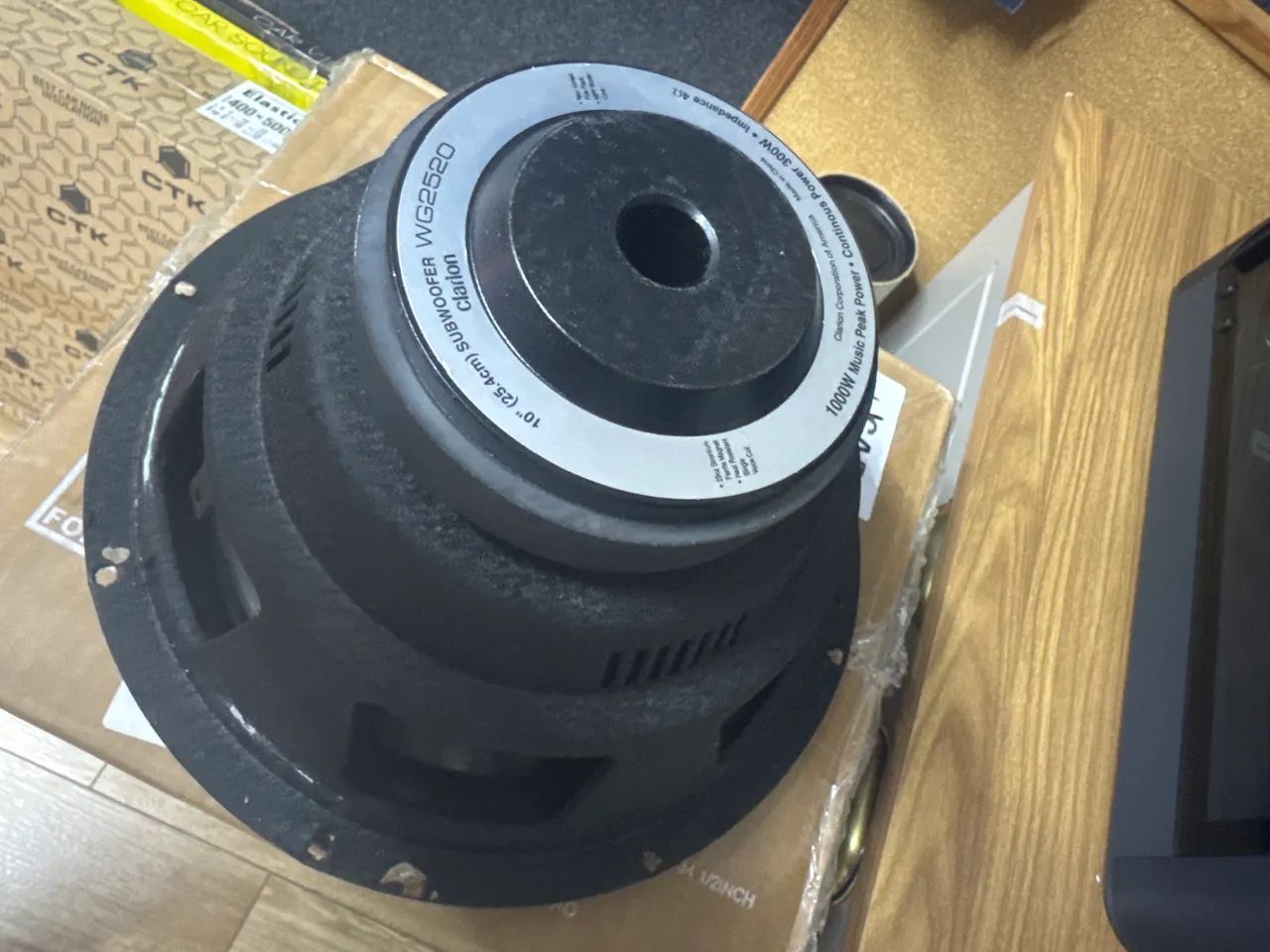 Subwoofer Clarion WG2520 300W  - Foto 2