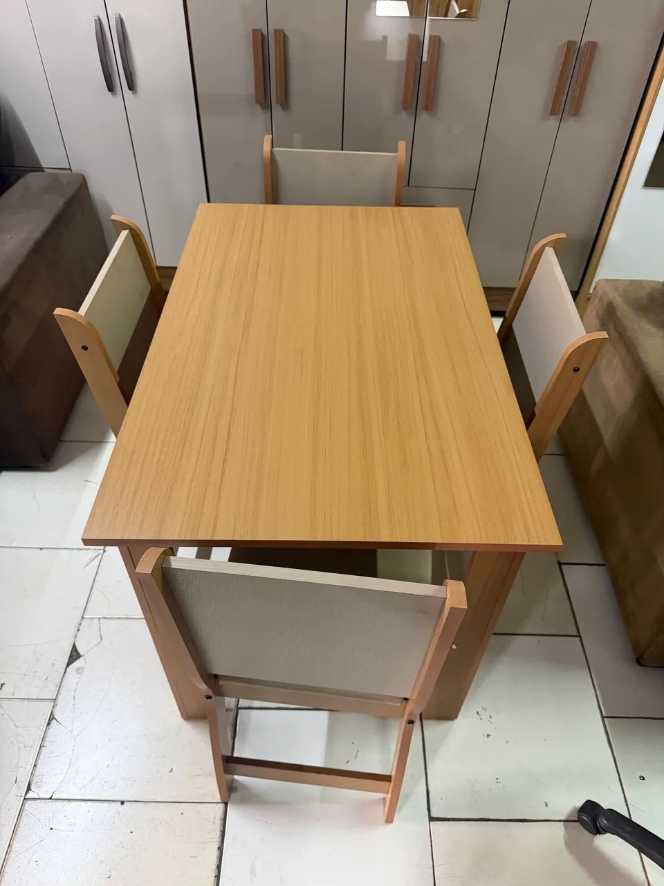 Mesa com 4 cadeiras  - Foto 4