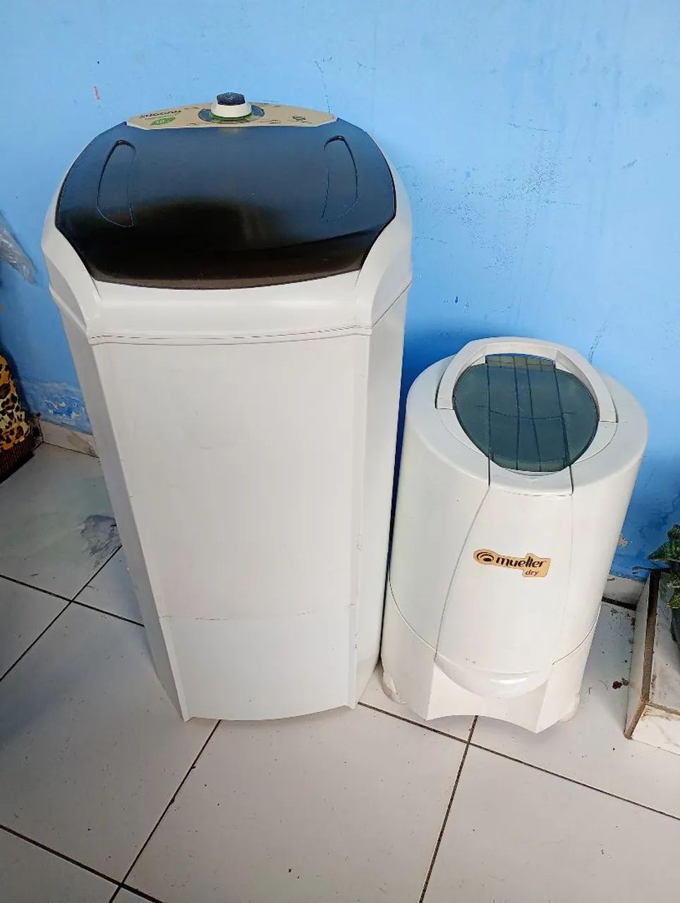 Tanquinho e uma centrífuga