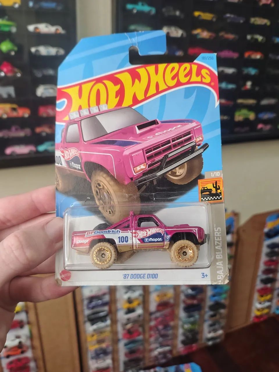 Hot Wheels Dodge d100 Rosa