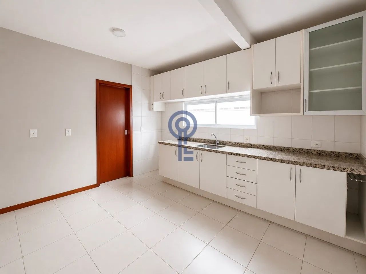 Casa com 3 Dormitórios (1 Suíte), Churrasqueira e 2 Vagas | Santa Mônica - Foto 4