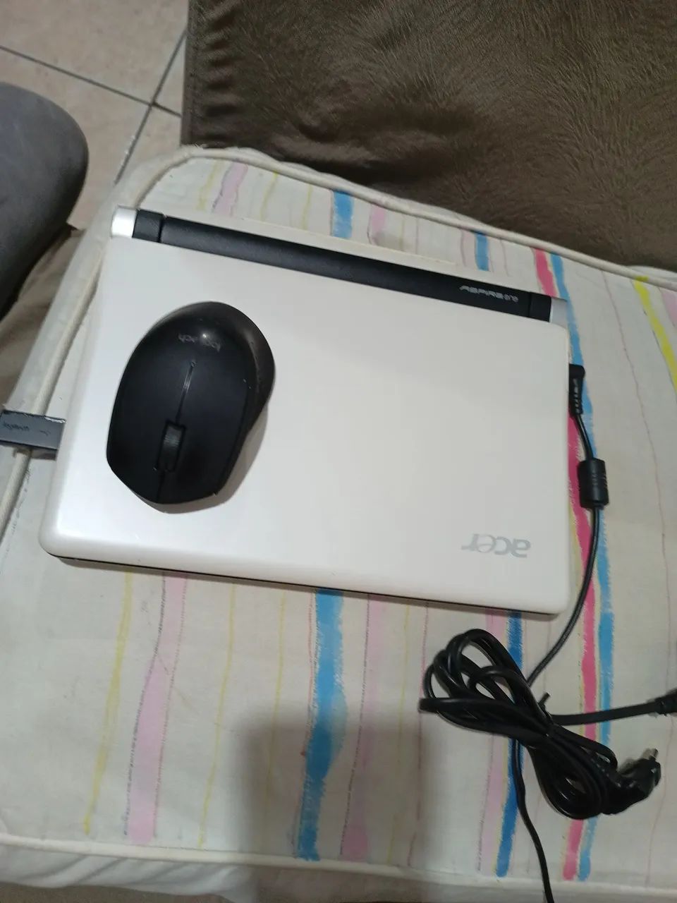 Netbook excelente estado de novo  completo com mauser 