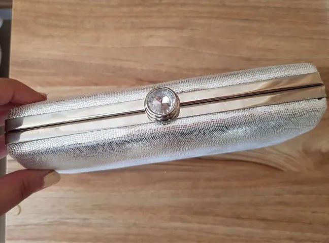Bolsa clutch prata marca Scamboo nova - Foto 4