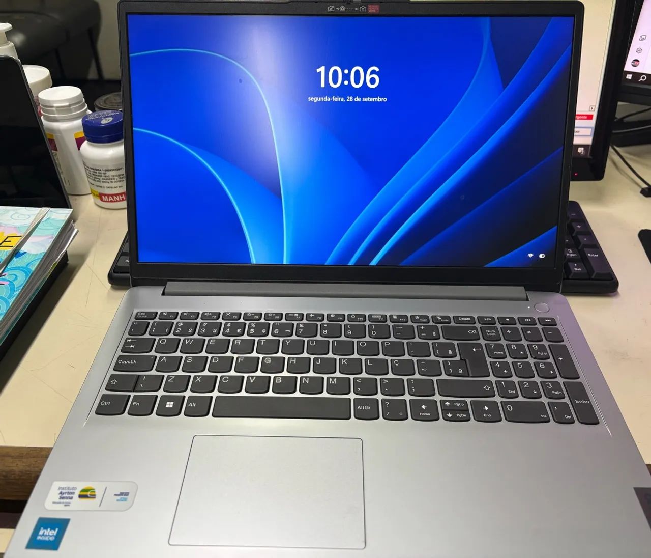 Notebook Lenovo IdeaPad 1 15IGL7  - Foto 4