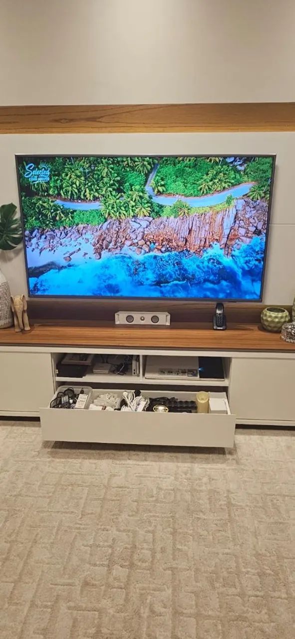 Rack com painel off white e amadeirado - Foto 3
