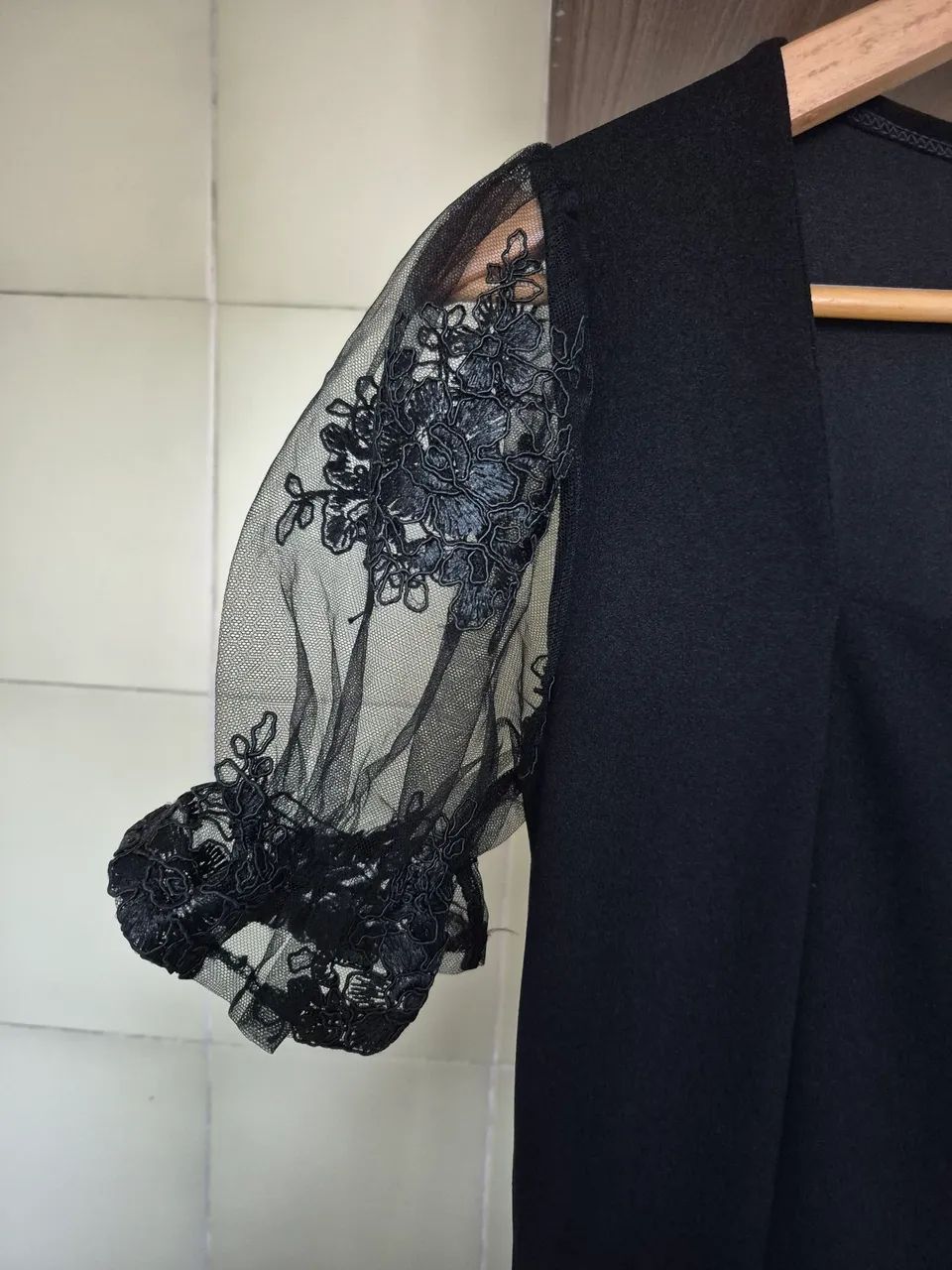 Lindo vestido rendado em tuli - Foto 4