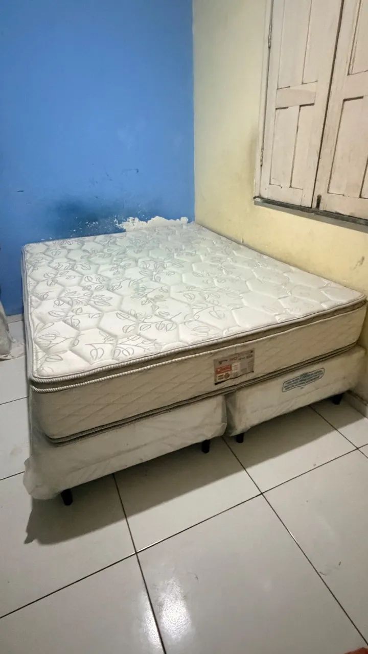 Cama e colchão 