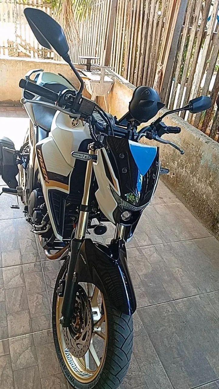 FAZER 250