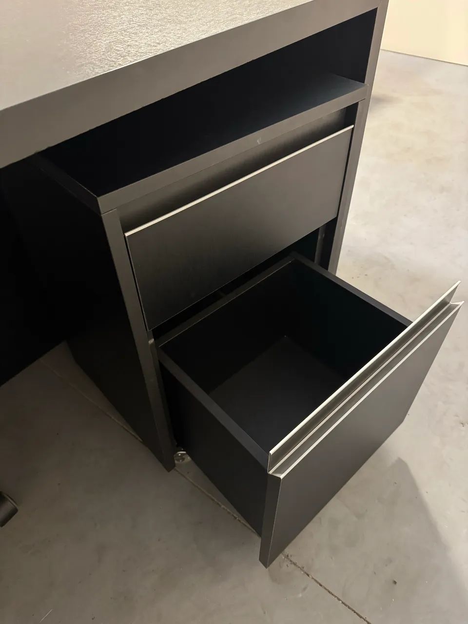 Mesa de Escritório/ gavetas e cadeira  - Foto 5