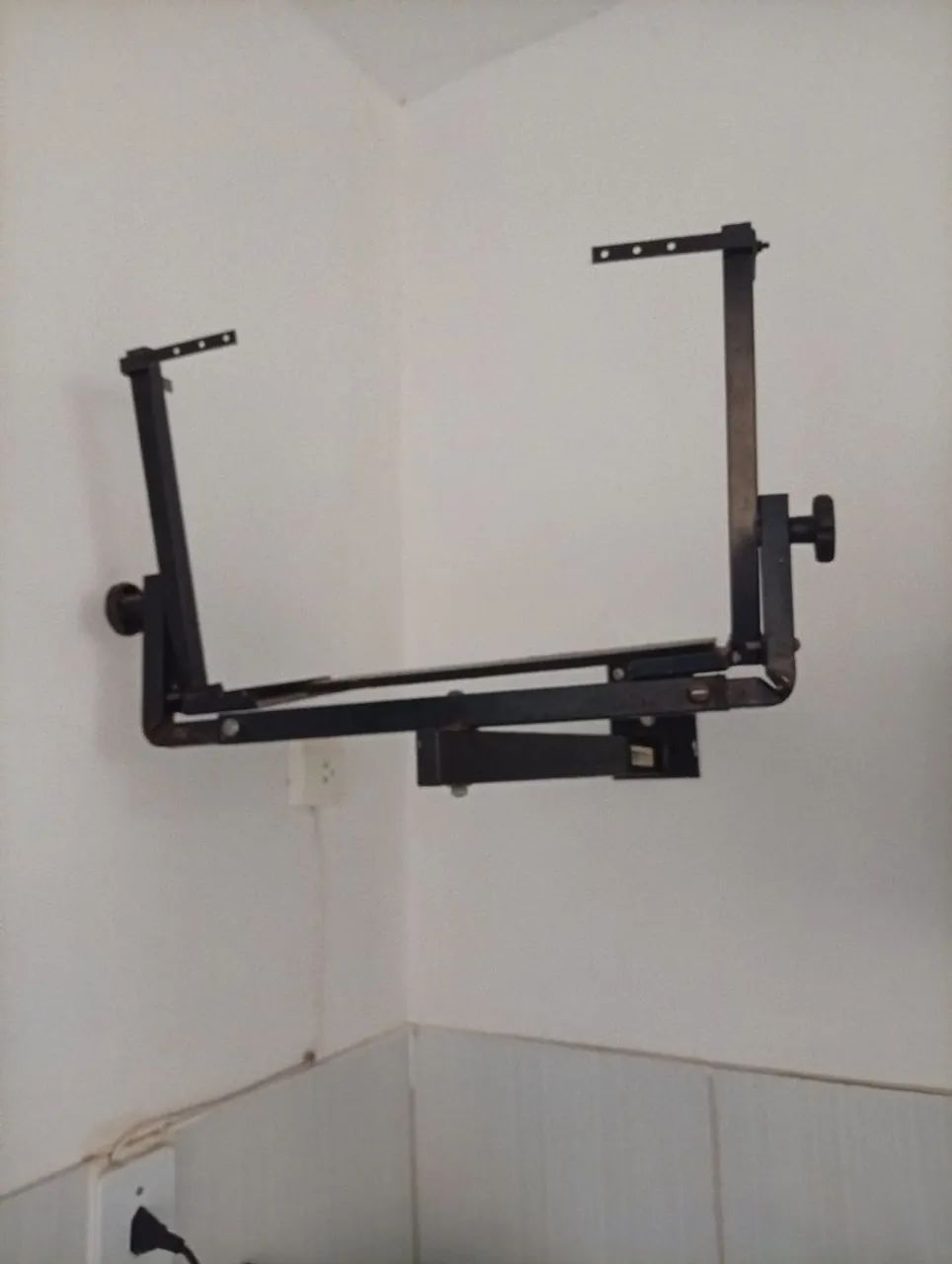 SUPORTE para Tv antiga 14 polegadas 