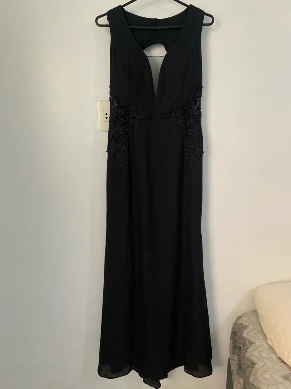 Vendo vestido de festa.