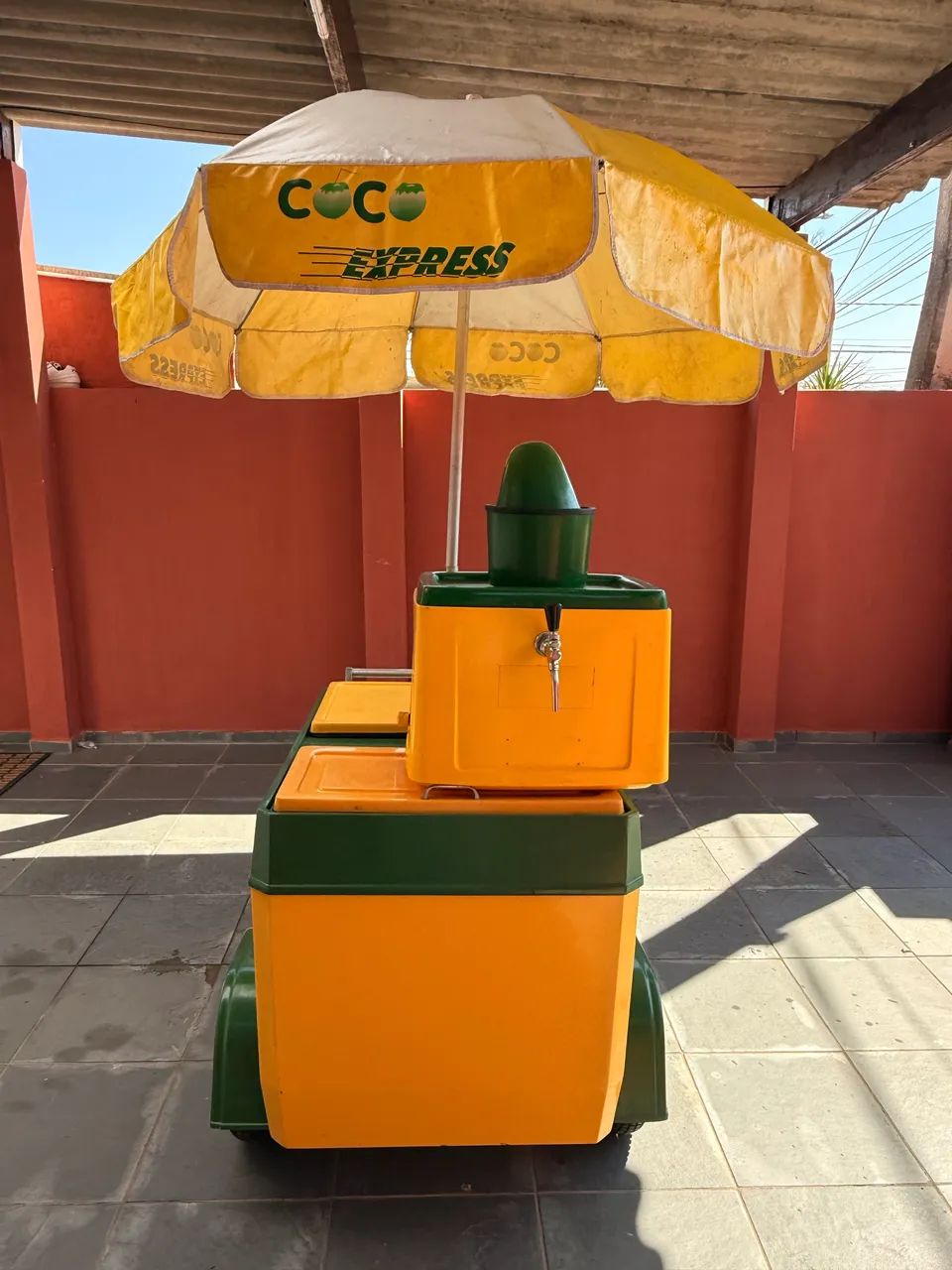 Carrinho de Água de Coco Coco Express Completo com Geladora e Guarda-Sol - Foto 5