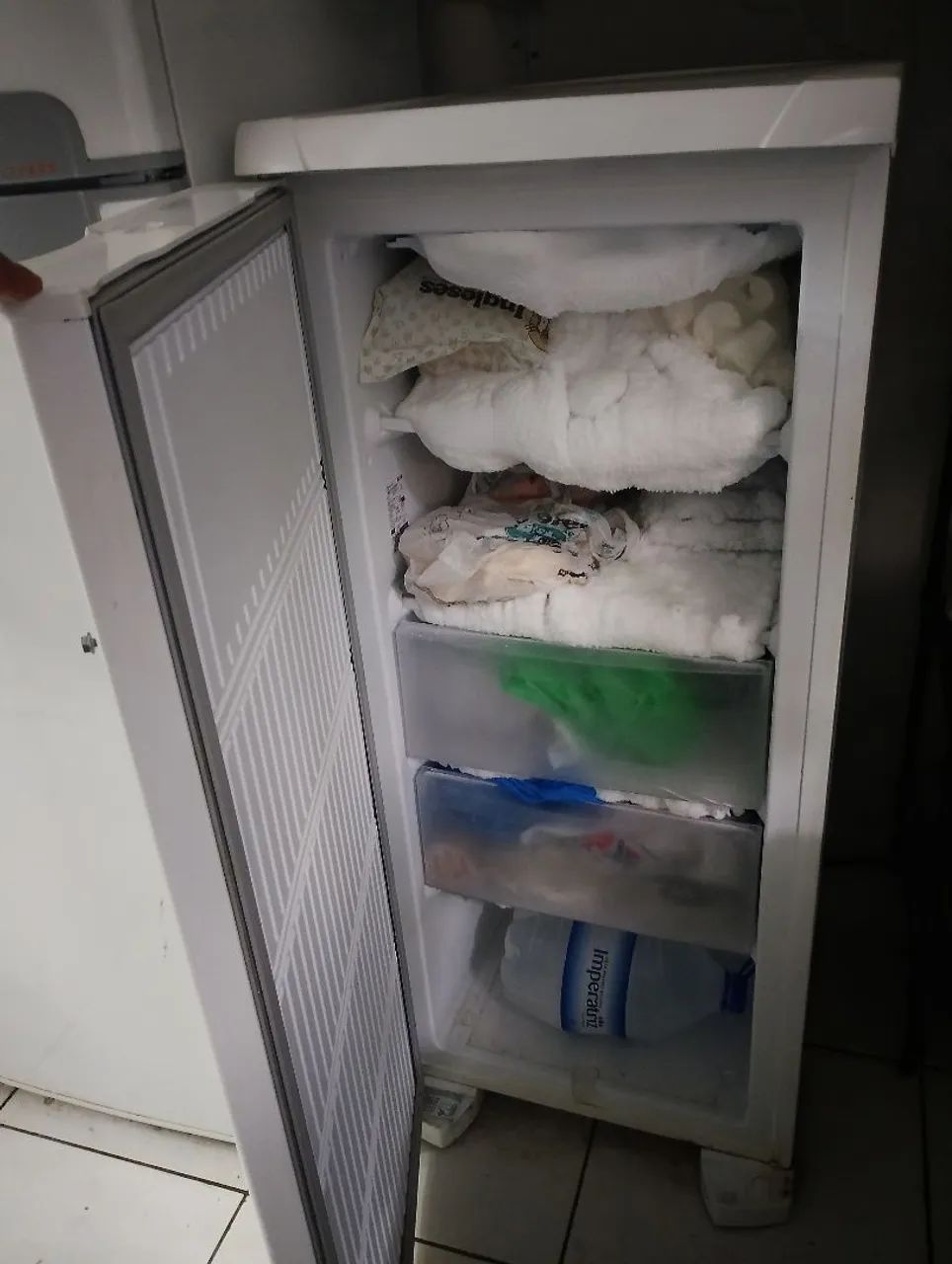 Vendo freezer Eletrolux 162 litros  - Foto 3