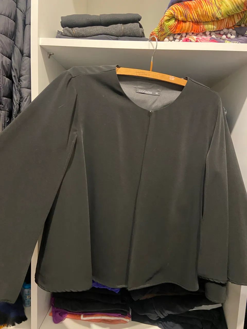 Blazer tipo capa em tecido Oxford preto