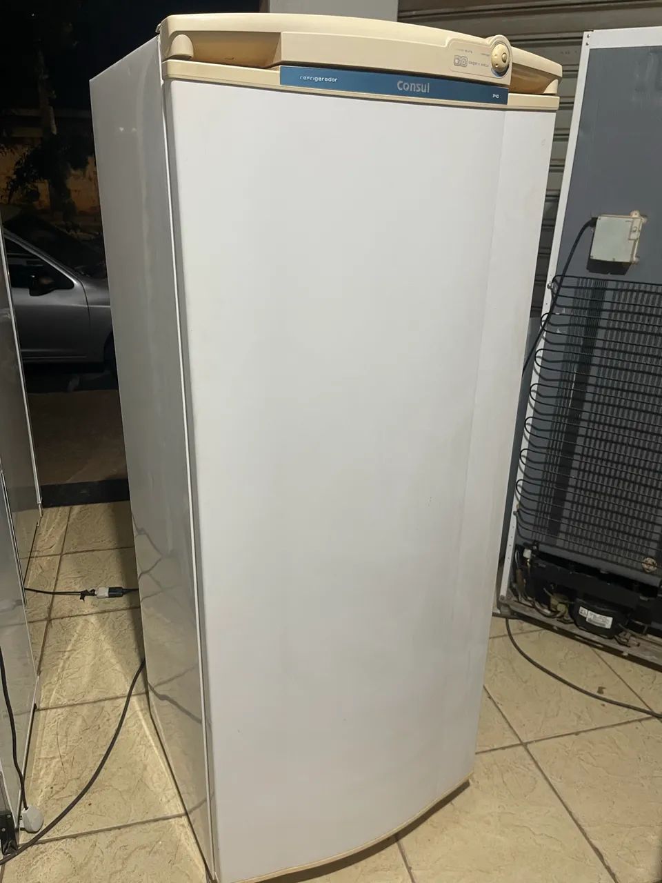 Vendo geladeira toda original!!