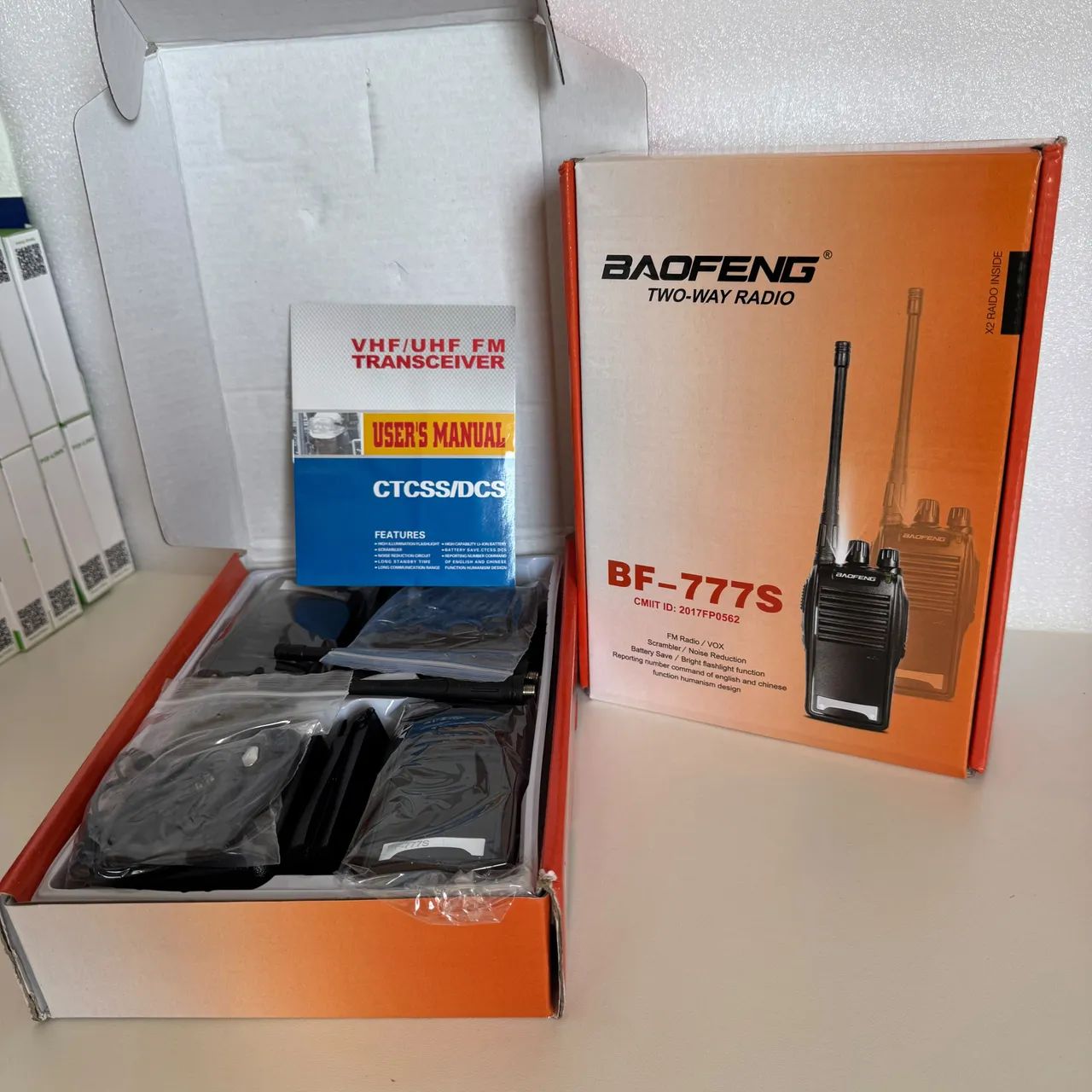 Par de rádio comunicador 