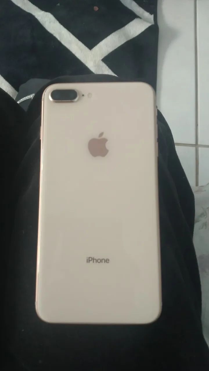 iPhone 8 Plus 