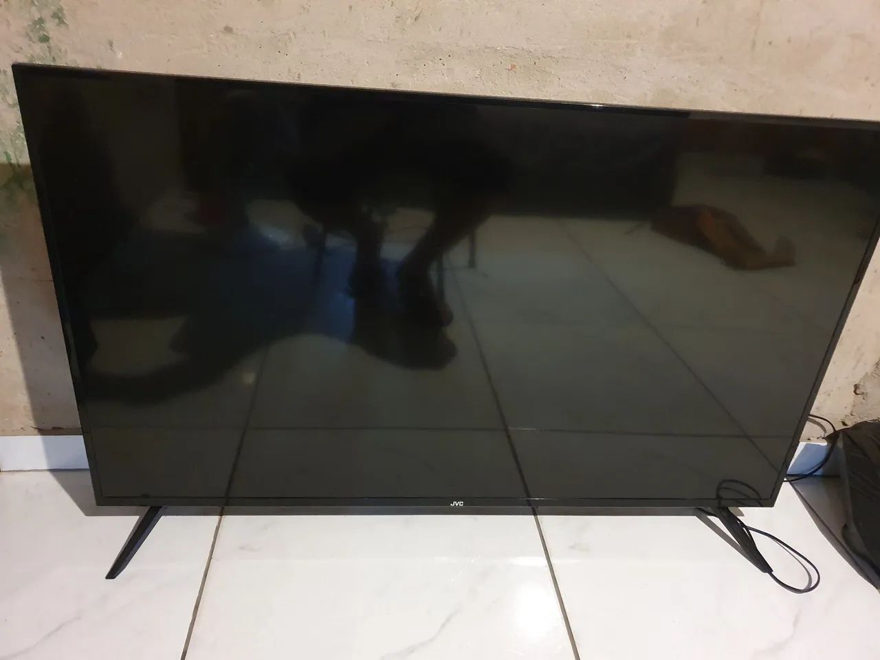 TV SMART JVC 50 PL TELA AZUL  DEFEITO 