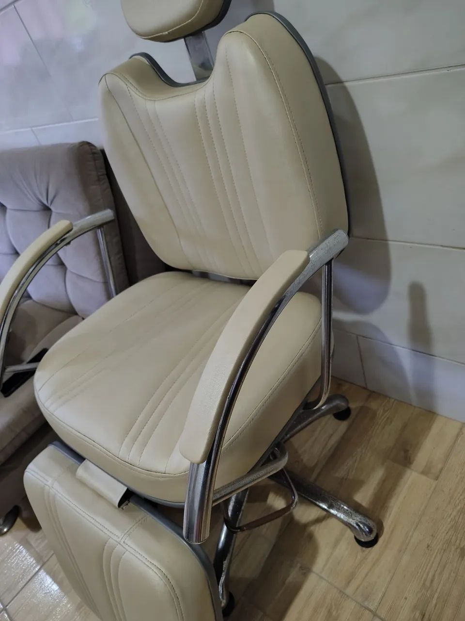 Vendo cadeira articulada para maquiagem/design de sobrancelhas. - Foto 2