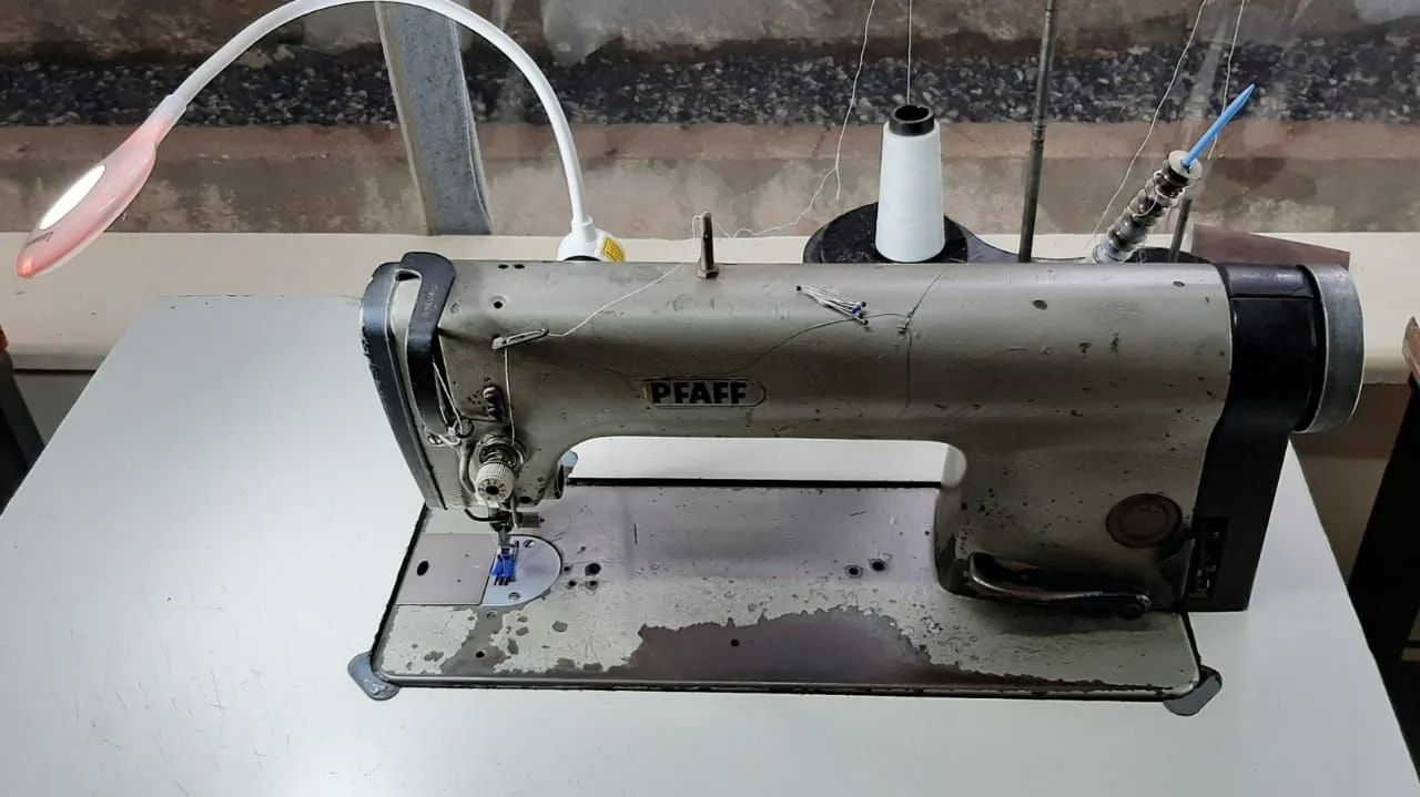 Máquina de costura industrial  - Foto 5