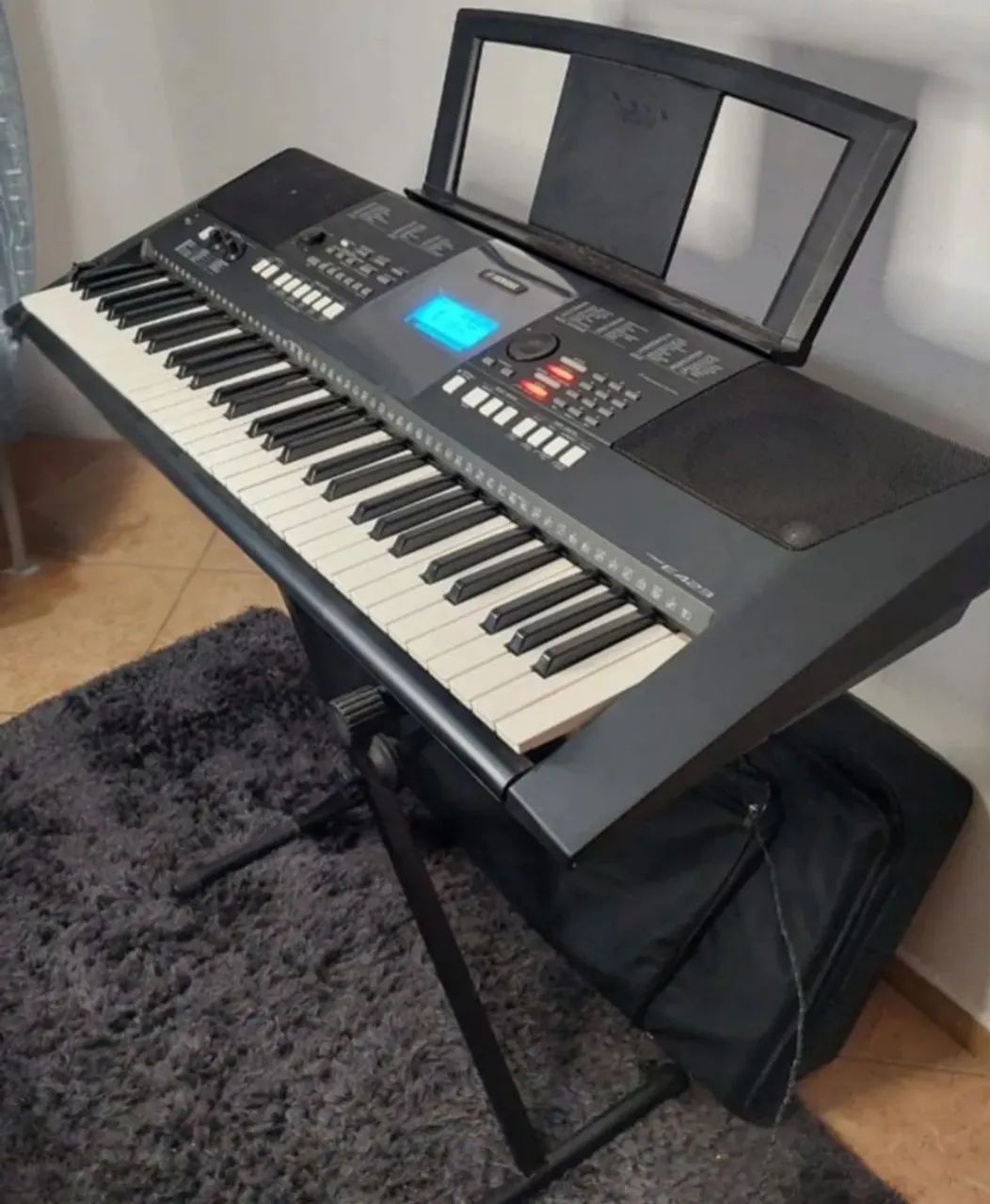 Teclado YAMAHA E423  - Foto 2