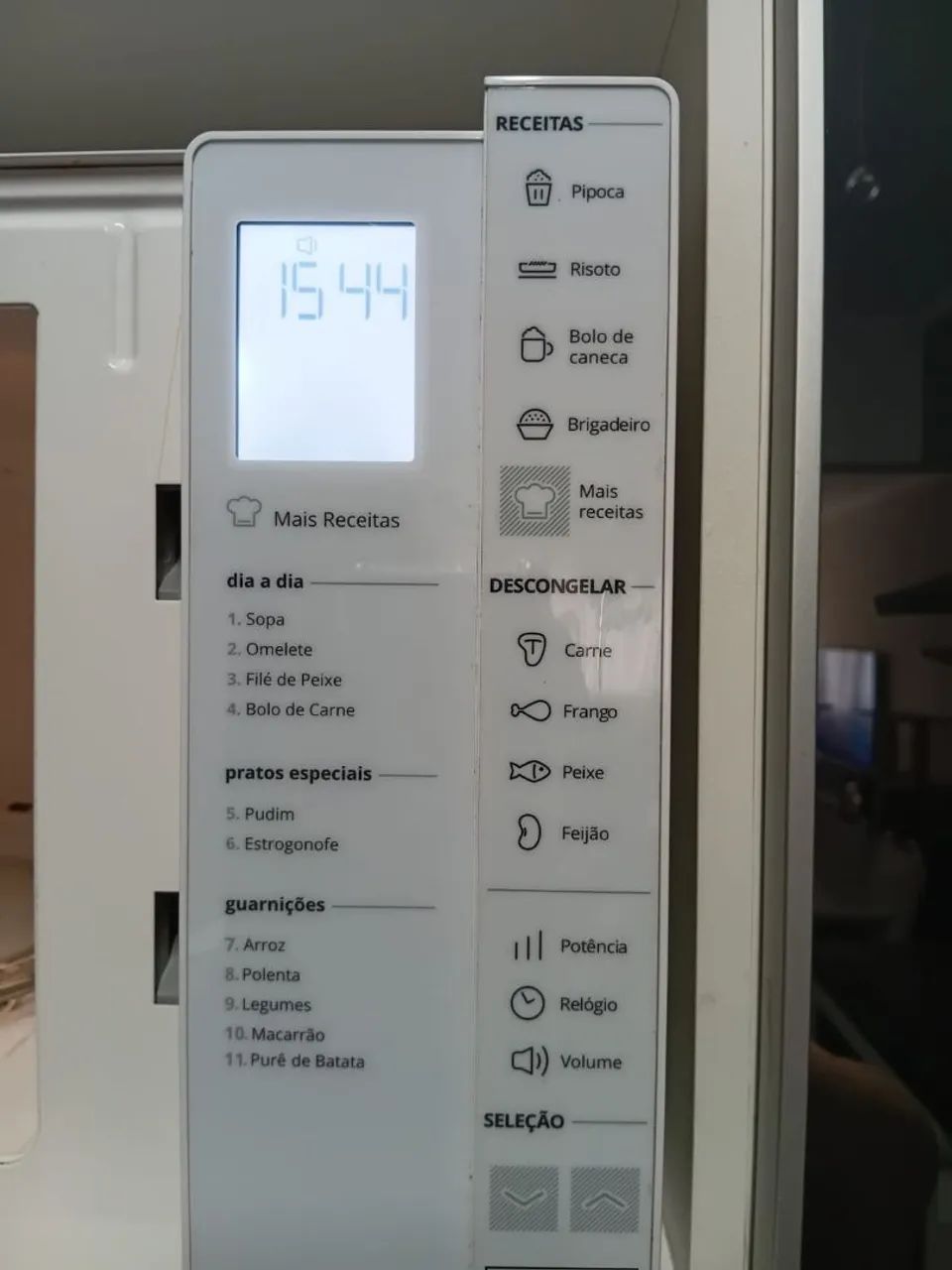 Vendo Microondas Brastemp 32 litros - Foto 3