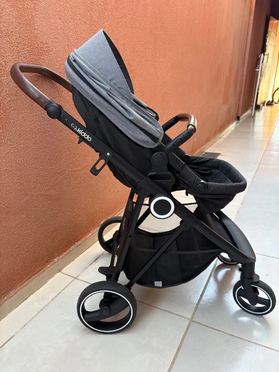 Carrinho de bebê Cosmos Kiddo passeio/moisés - Foto 2