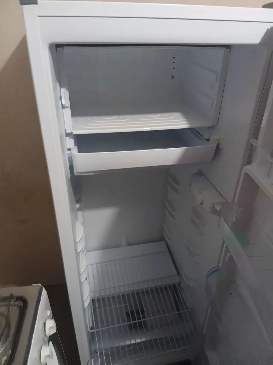 Geladeira nova, com 3 meses de uso - Foto 2