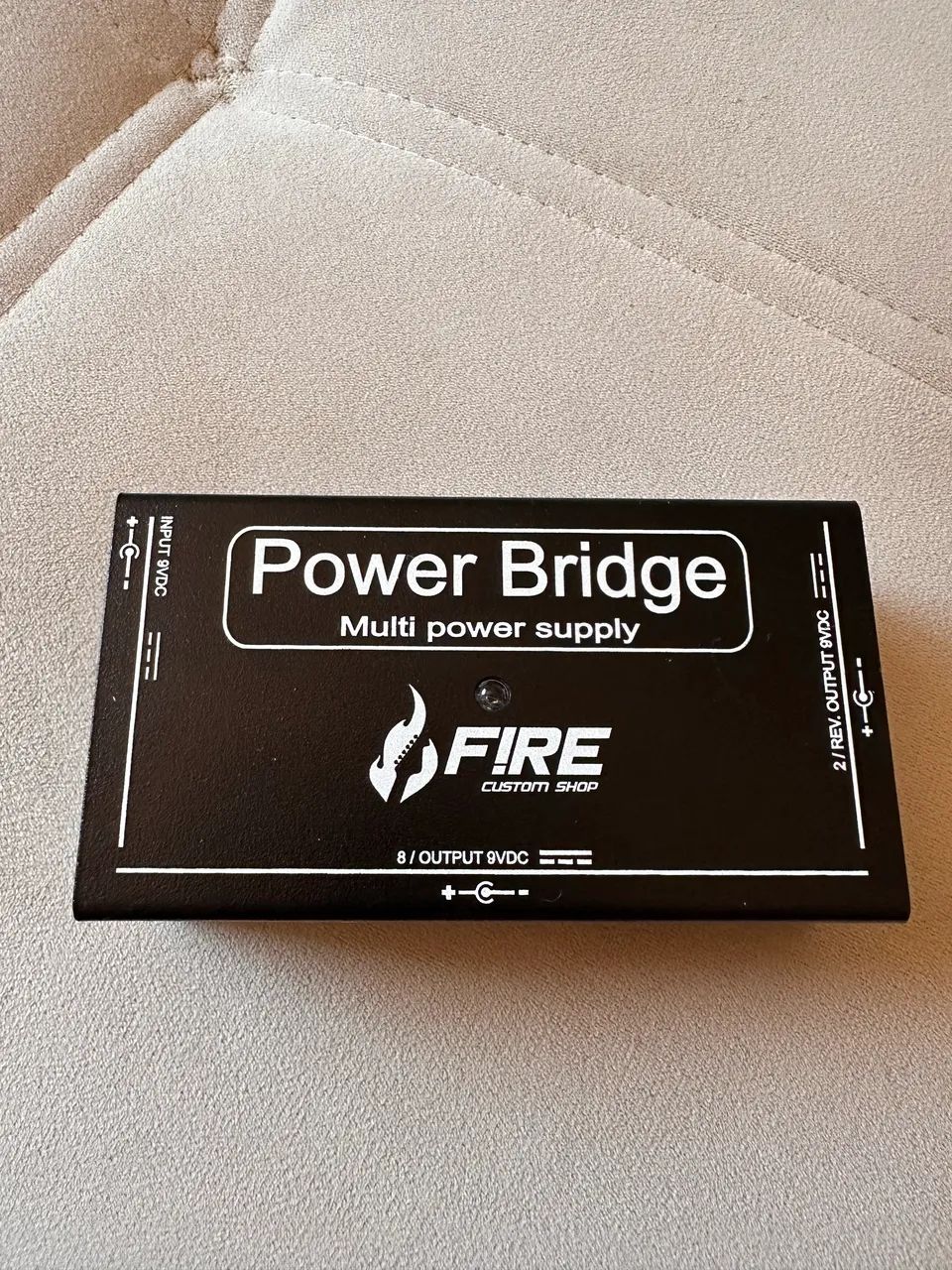 Fonte para pedais Power Bridge Fire Custom Shop