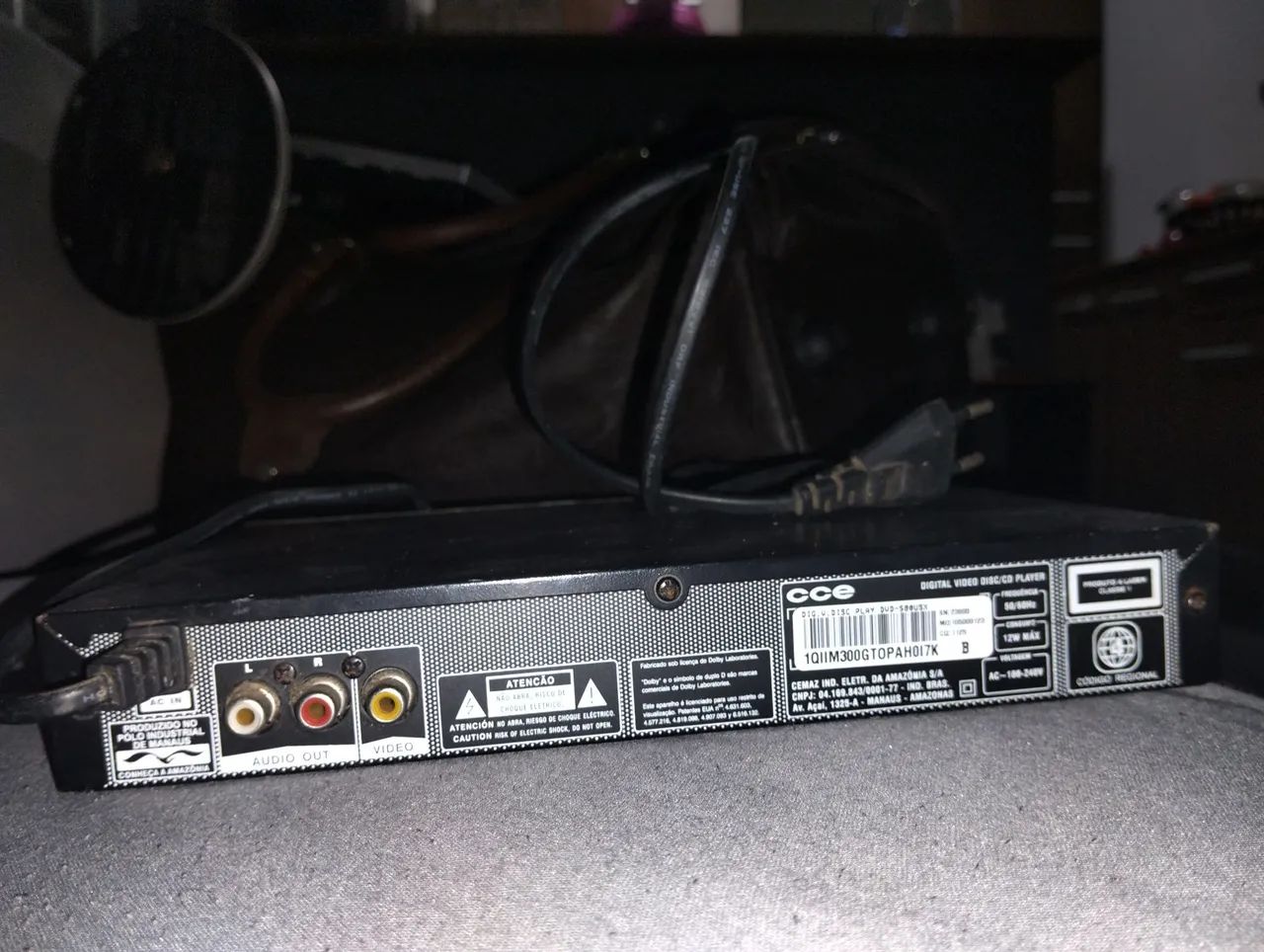 Vende-se DVD player ( CCE) funcionando direitinho, em cima e só passar um pano na sujeira. - Foto 3