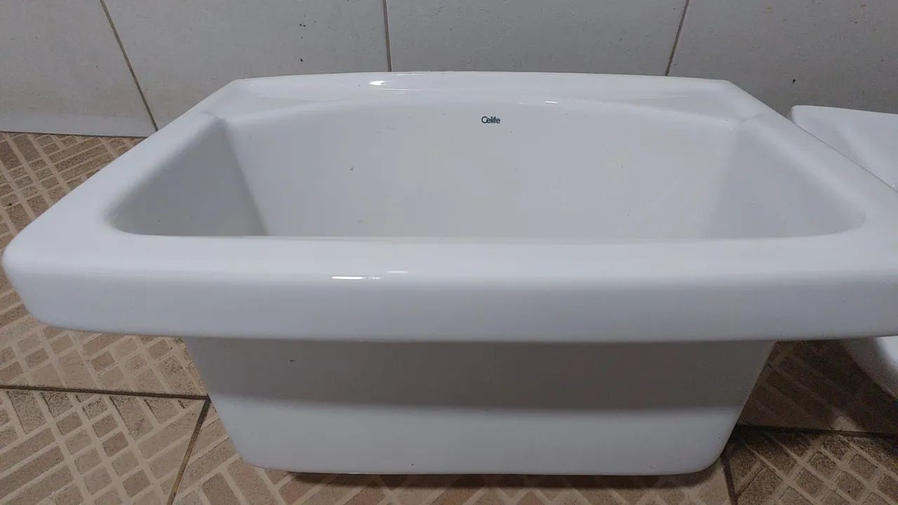Vendo tanque de lavar roupas celite