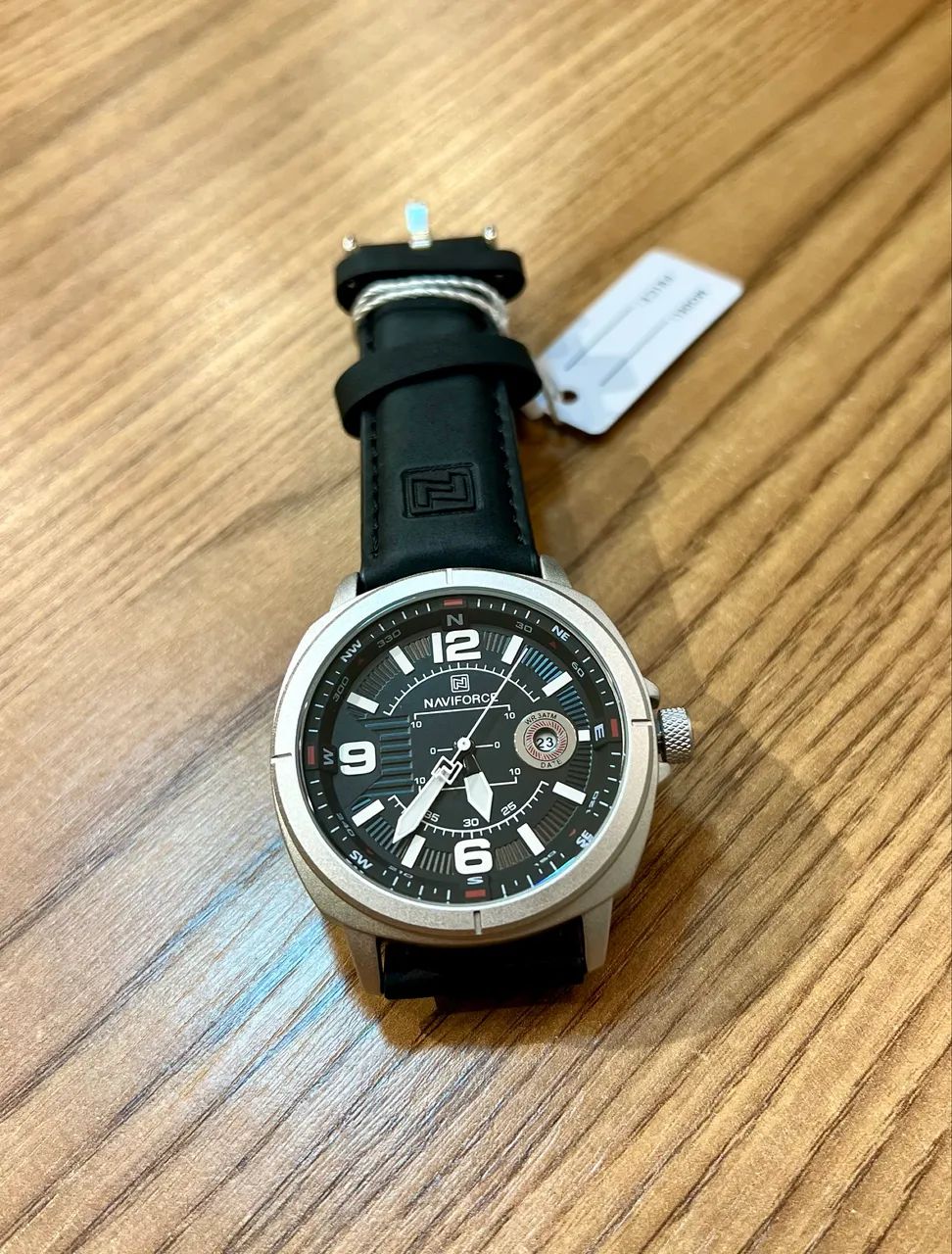 Relógio Masculino Naviforce Couro com Calendário