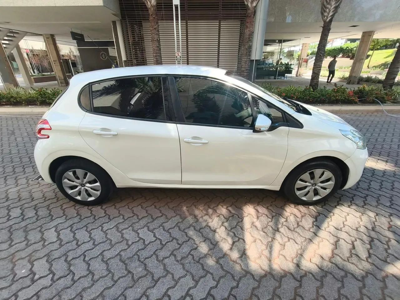 Peugeot 208 Active/active Pack 1.5 Flex 8V 5P 2015 - Foto 5