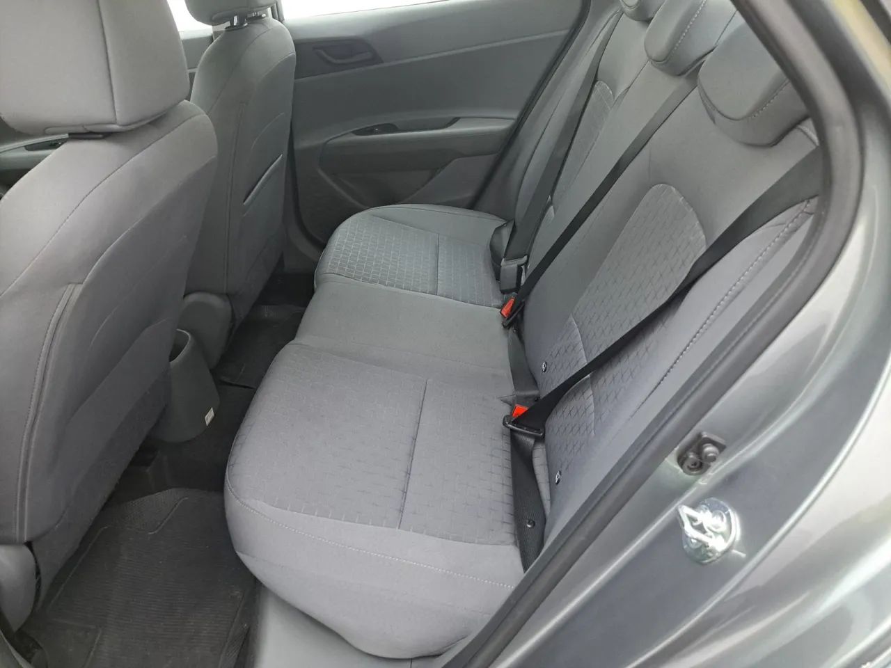 Hyundai HB20S Comfort Plus 1.0 TB Flex 12V Aut, foto 17 de 18