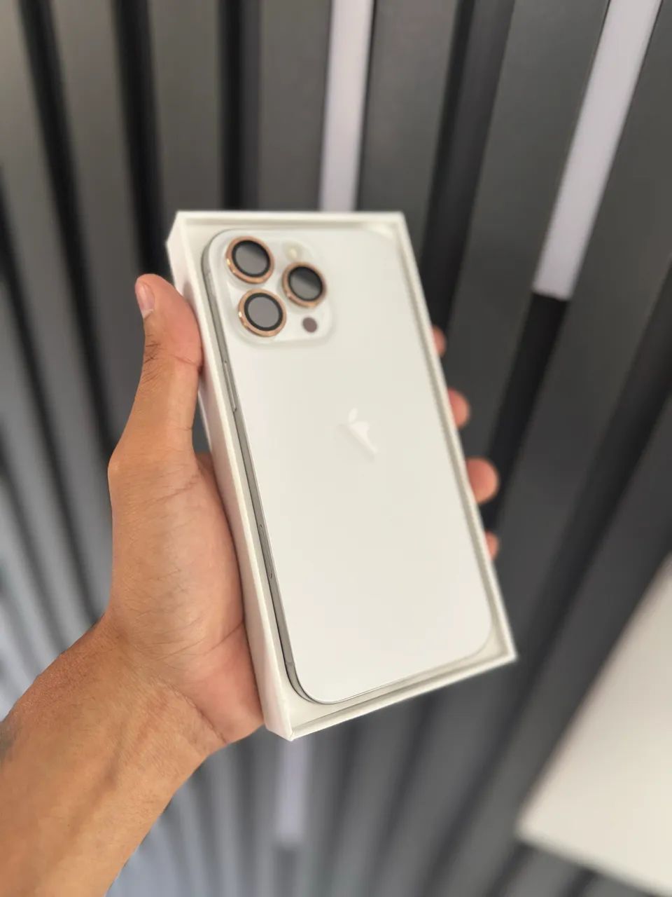 iPhone 16 pro Max 256GB White Titanium (IMPECÁVEL) - Celulares e