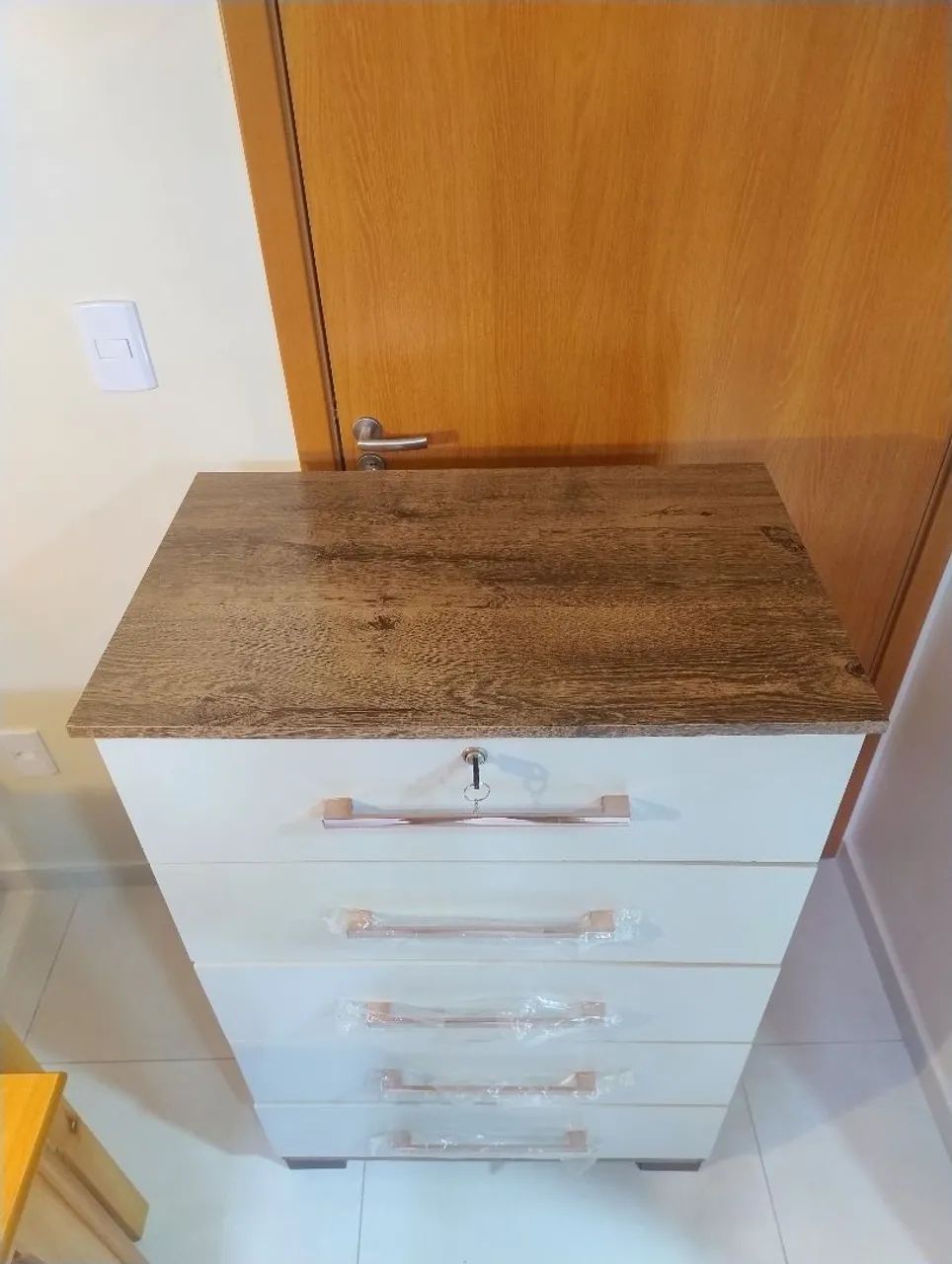 CÔMODA DE 5 GAVETAS - Foto 2