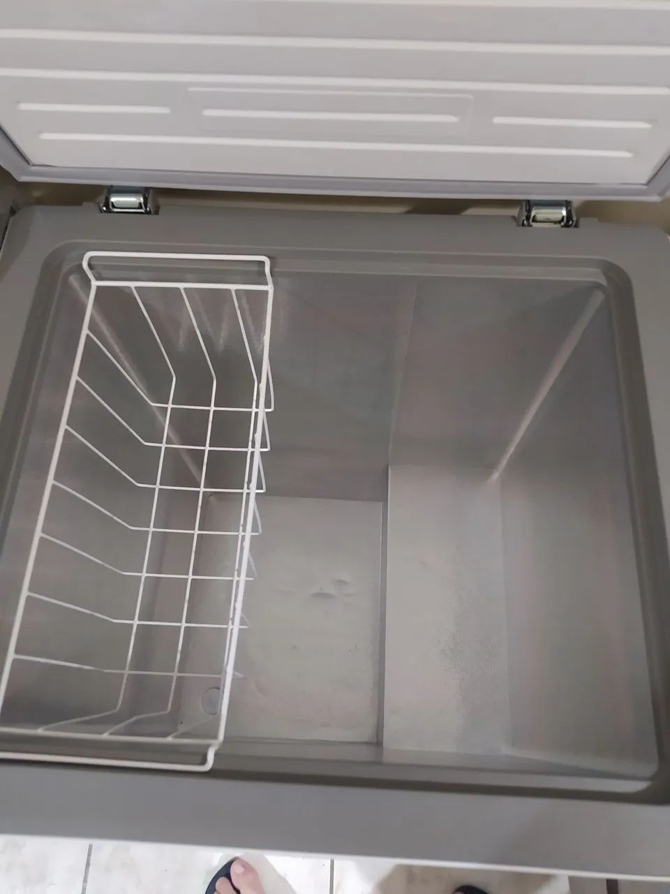Freezer horizontal marca Mideia 145 litros. 110 vts - Foto 2