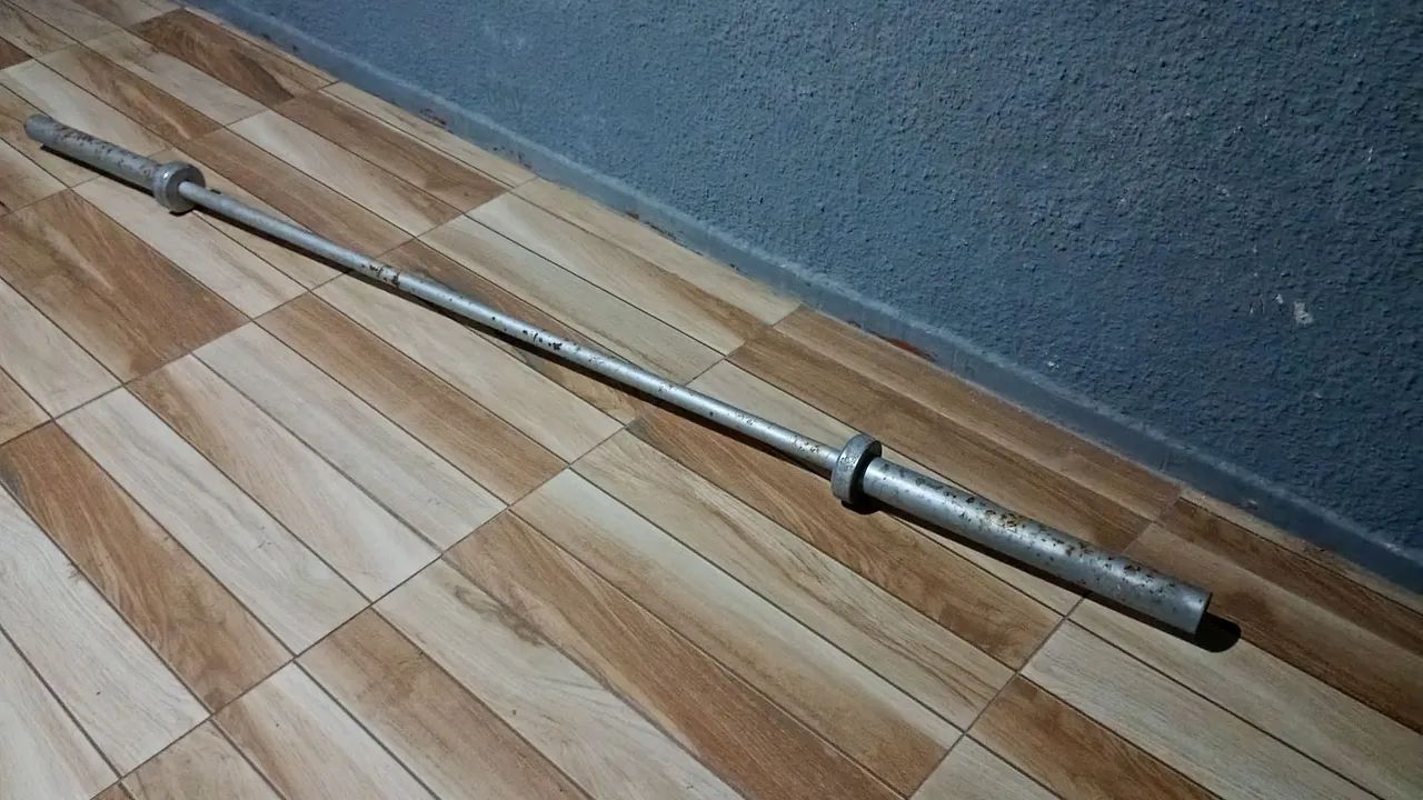 Barra olímpica para academia de 20 kg - Foto 3