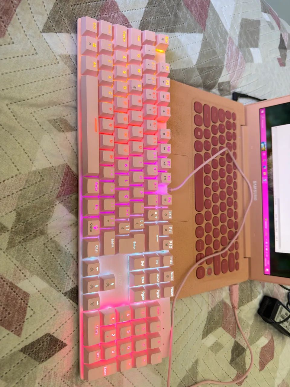 Teclado Rosa Orion Essential 