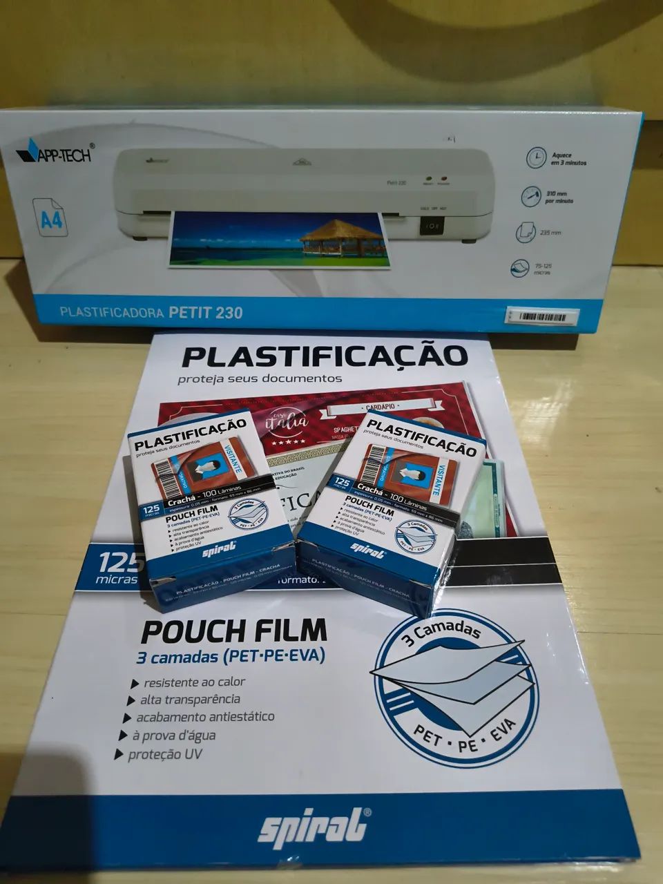Plastificadora PETIT 230 + 18 Lâminas A4 e 120 Lâminas Crachá 125 micras - Foto 5