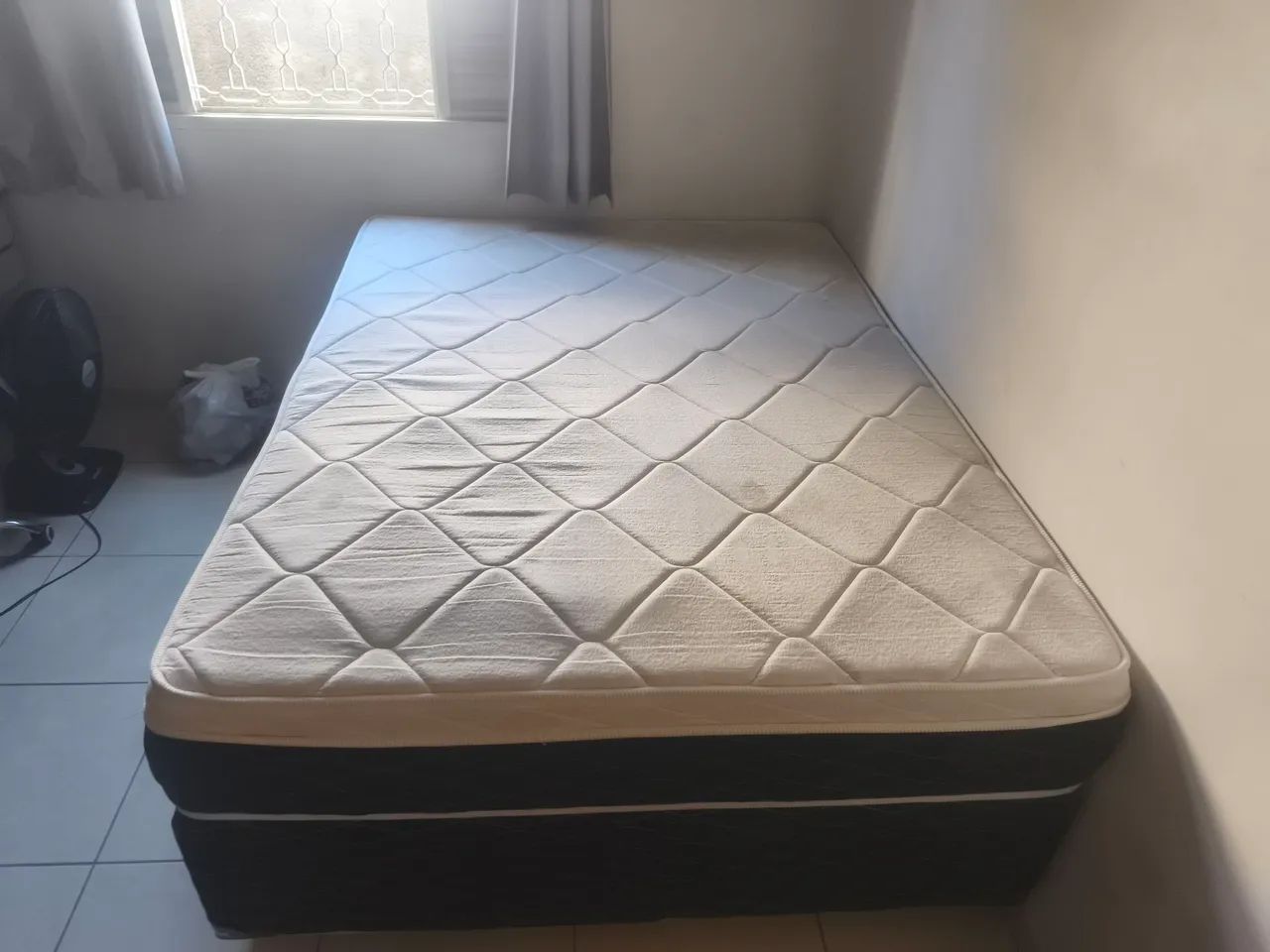 Vendo cama box Umaflex com molas ensacadas - com base de madeira!!! 600,00 - Foto 3
