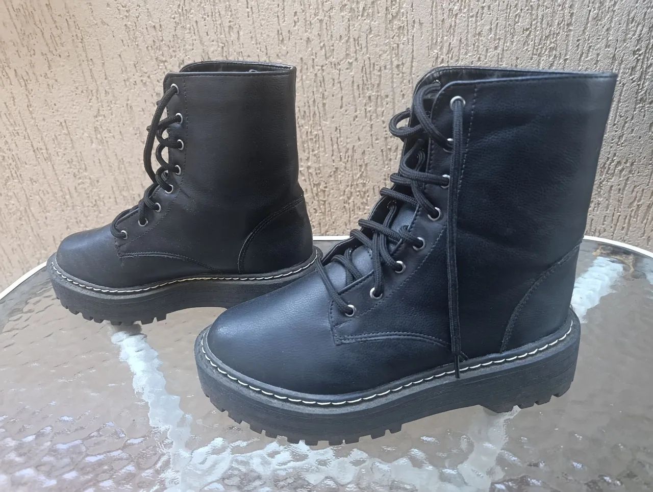 Bota Coturno marca Cléo Tam 36