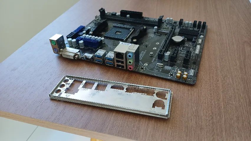 Placa Mãe Gigabyte A320M-H AM4 - Foto 3