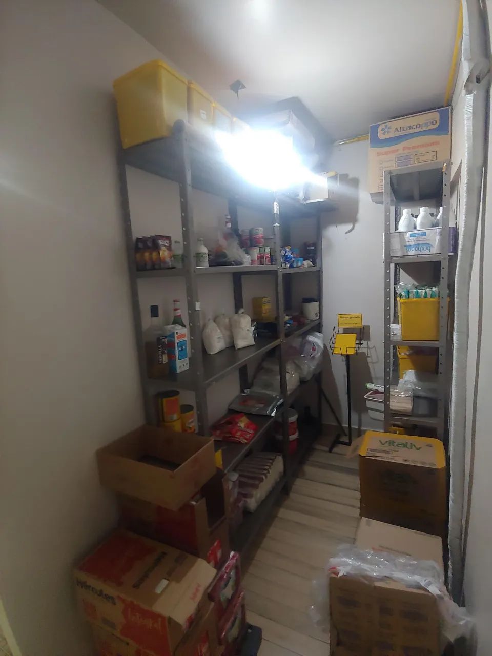 Excelente sobrado com ponto comercial localizado na melhor rua da Liberdade - Foto 2
