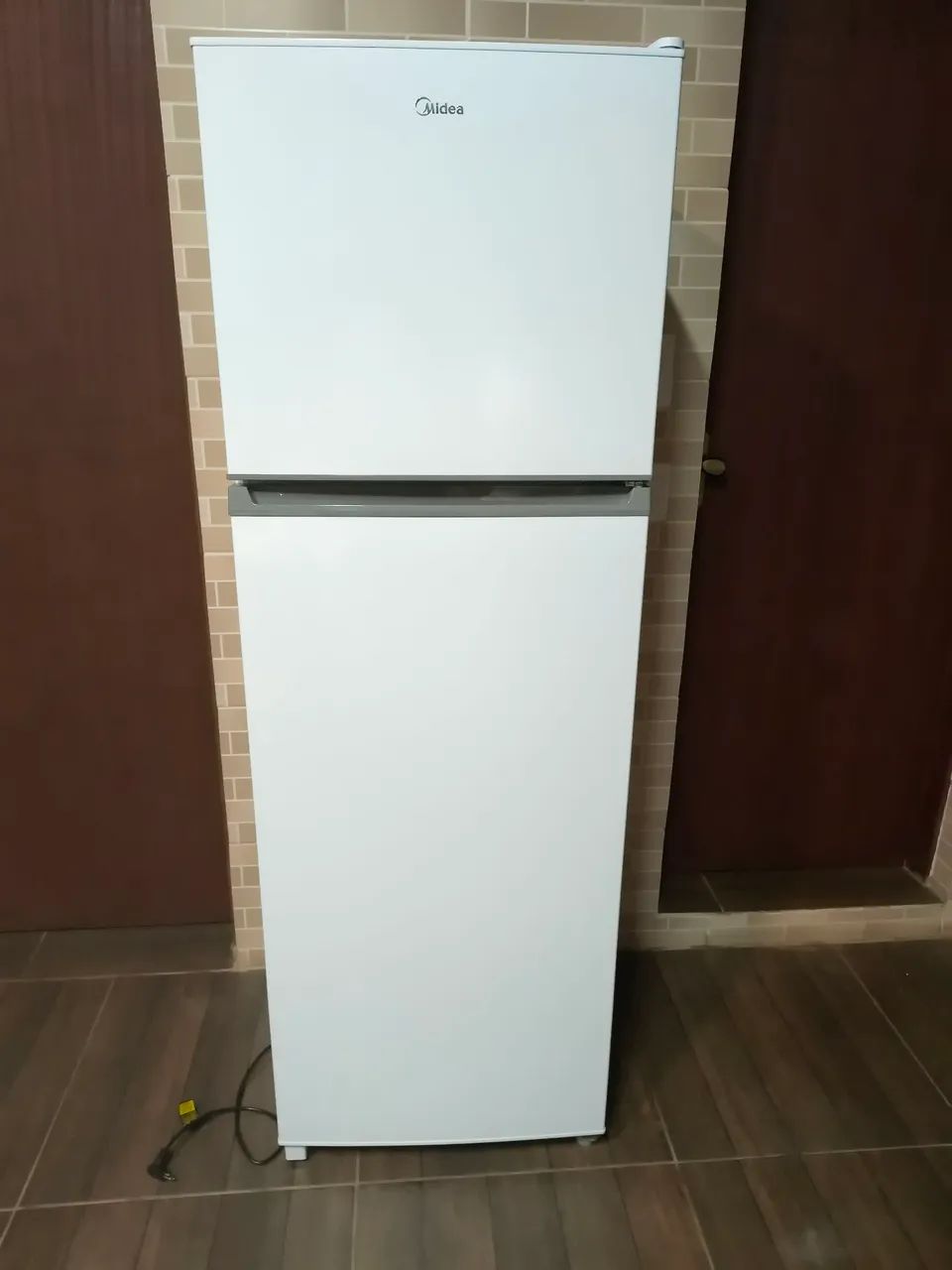 Geladeira Midea RT411