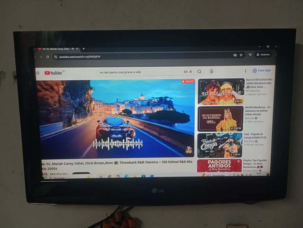 Vendo tv funcionando perfeitamente 32 polegadas LCD  se vinher retira faço 250 no Olinda 