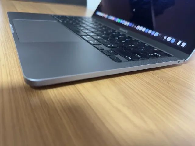 MacBook Pro M2 8GB 256GB | Touch Bar | 81 ciclos | Estado